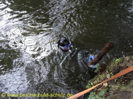 Wartungsarbeiten am Bootssteg von Andi und Ute vielen Dank an Christian, Holger und Thomas H.
